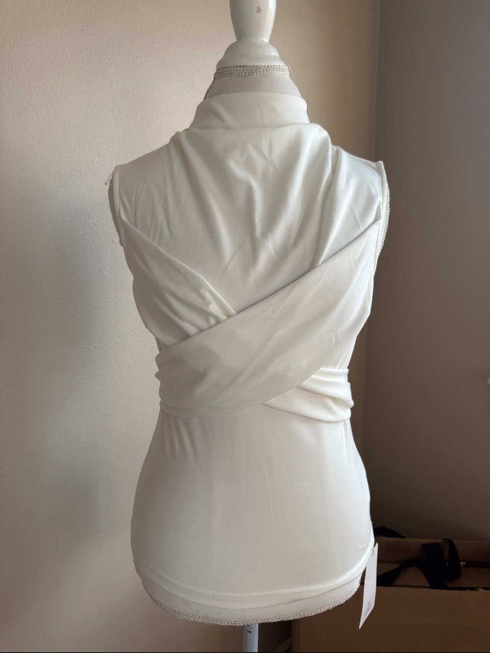 MOTF White Sleeveless Crisscross Back Tank